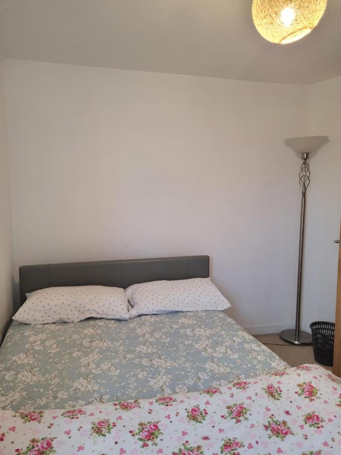Room Near Heathrow Airport Hillingdon Esterno foto