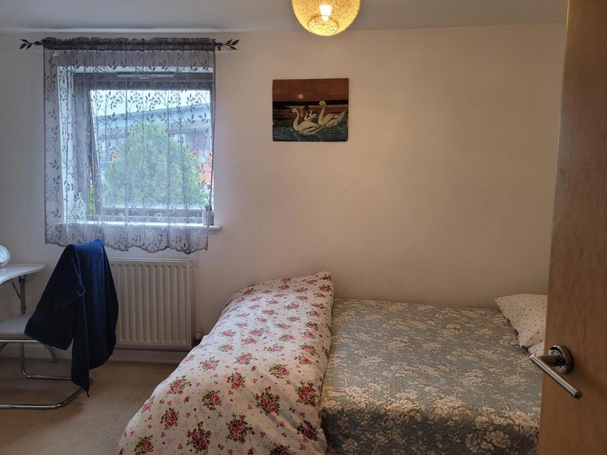 Room Near Heathrow Airport Hillingdon Esterno foto